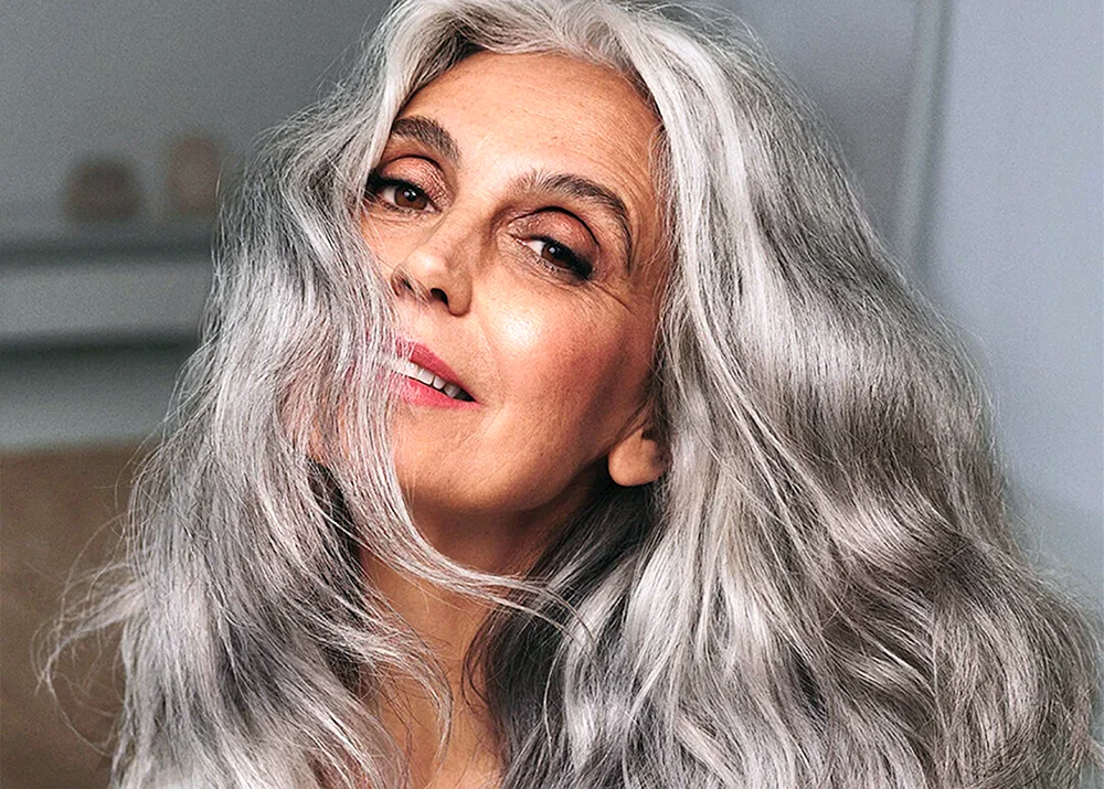 Laurie Mitchell Graues Haar