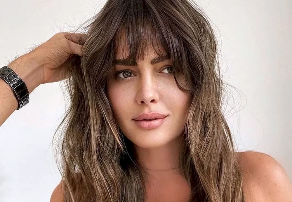 Schöne Haarschnitte für lange Haare