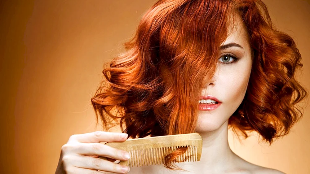 Bolyavina Belyavina rote Locken
