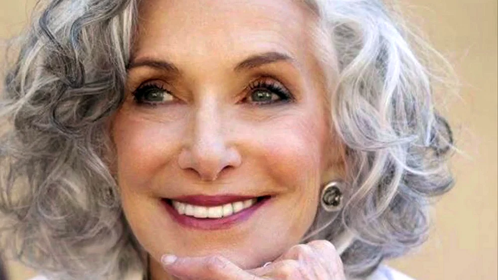 Schöne Frauen nach 60