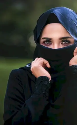 Schöne Frauen in Burka