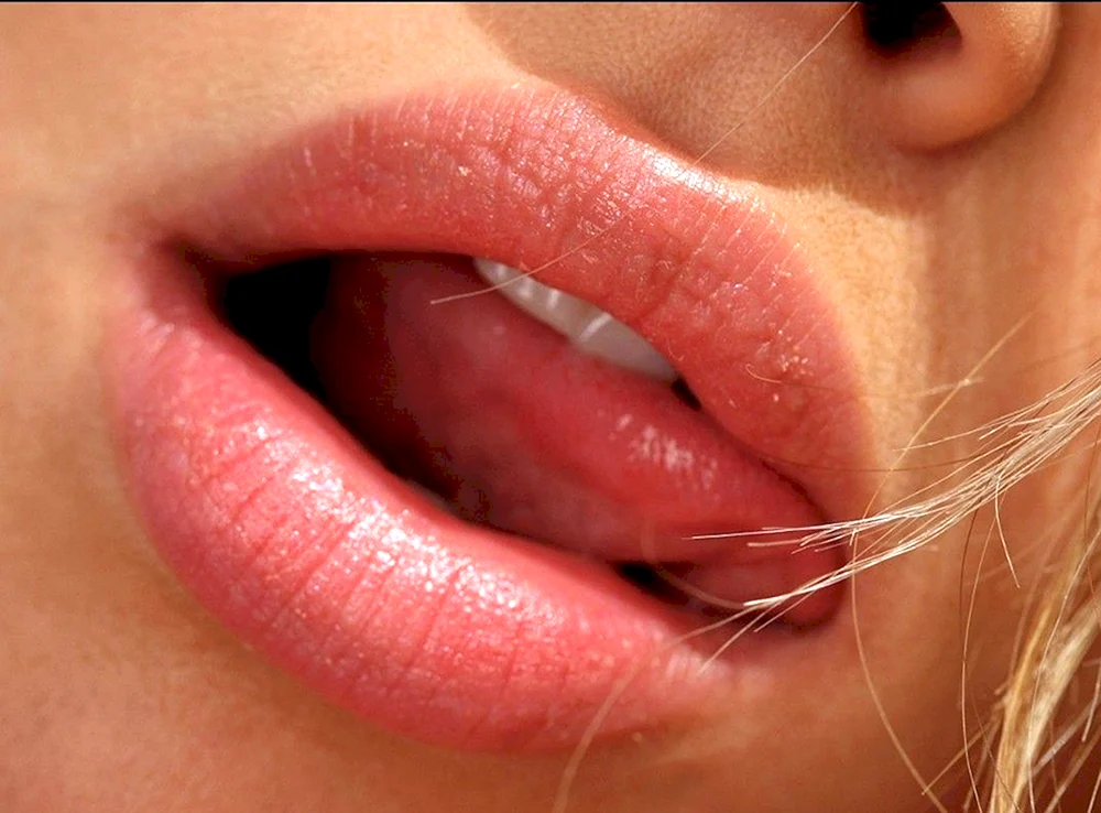 Lippen mit Zähnen