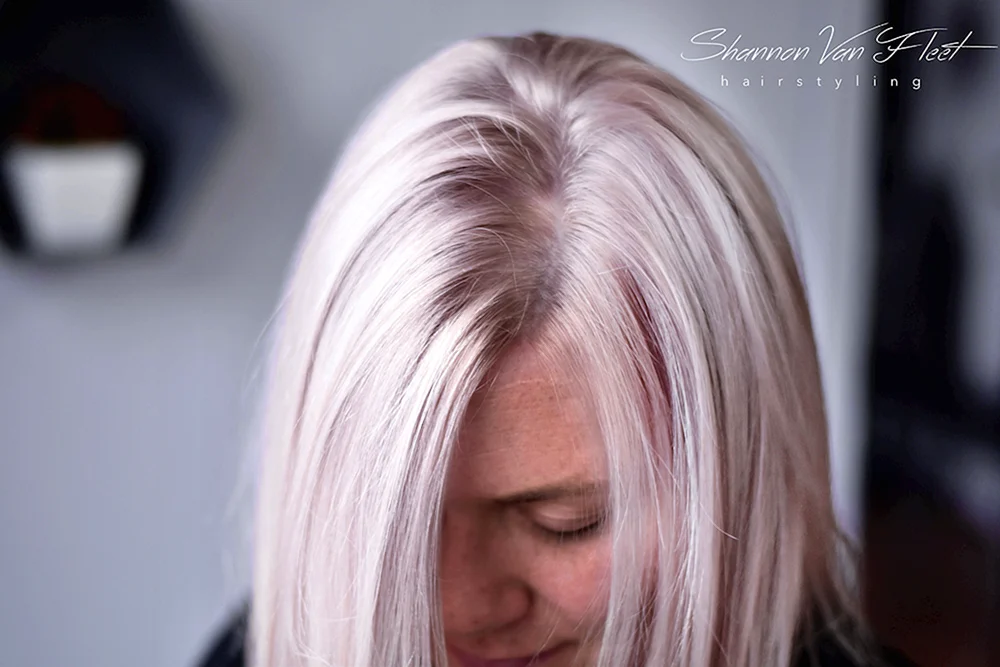 Schöne blonde Farbe ohne Vergilbung