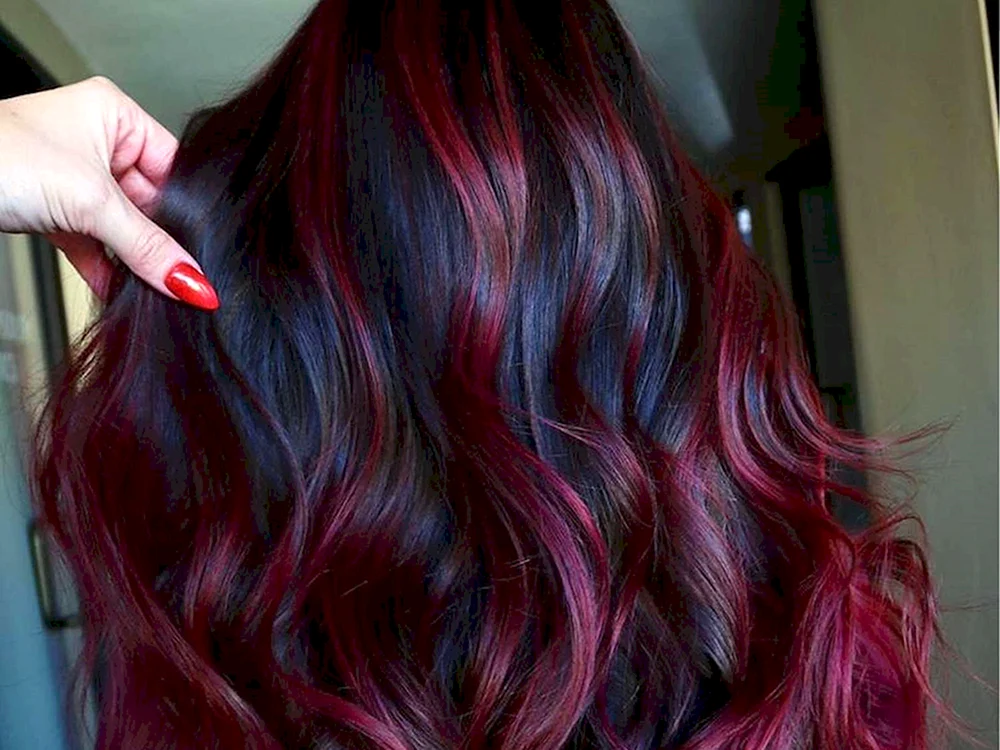 Farbiges Ombré auf Haaren