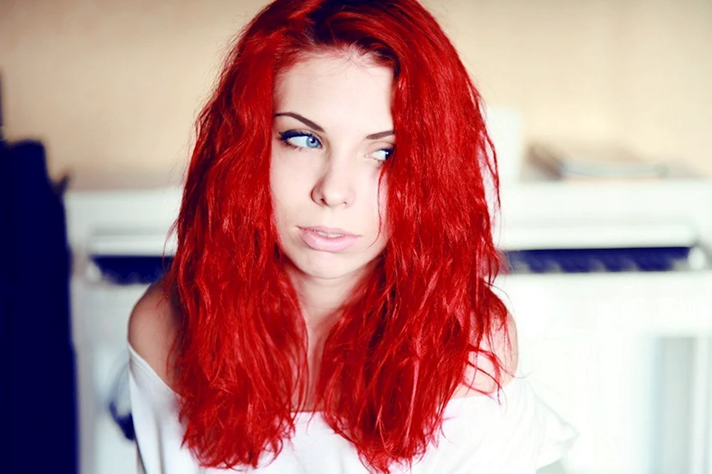 Alice mit roten Haaren