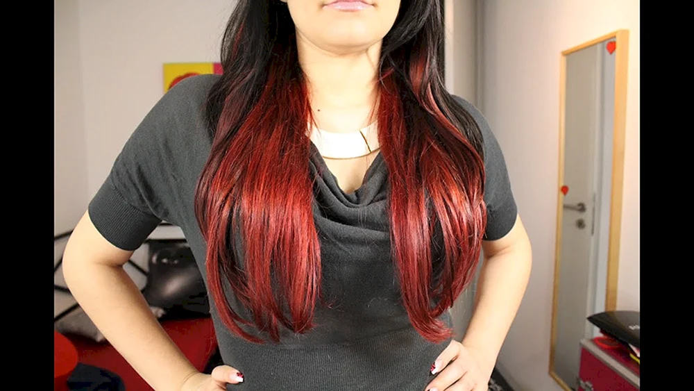 Hidden hair colouring on blonde hair