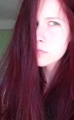 Rotes Bernsteintonikum auf Haar 5.35