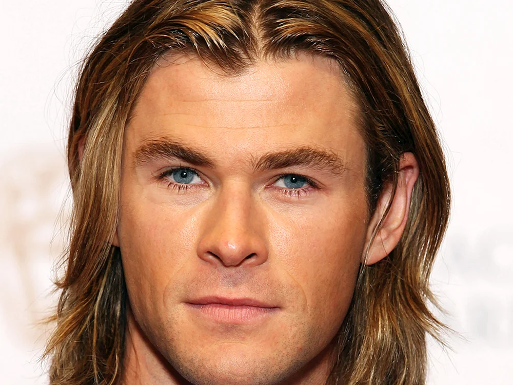 Chris Hemsworth mit langem Haar