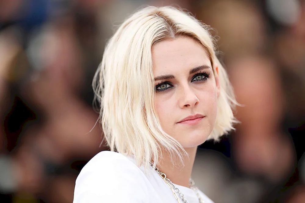 Elisha Watson Haarschnitt Pixie