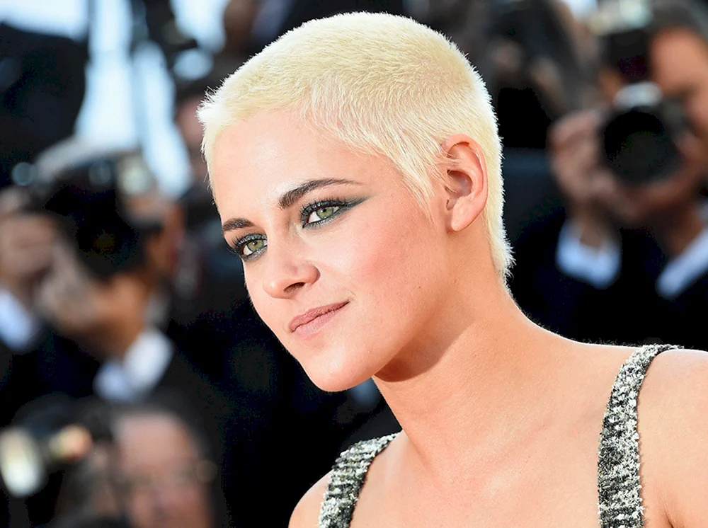Kristen Stewart mit einem kurzen Haarschnitt