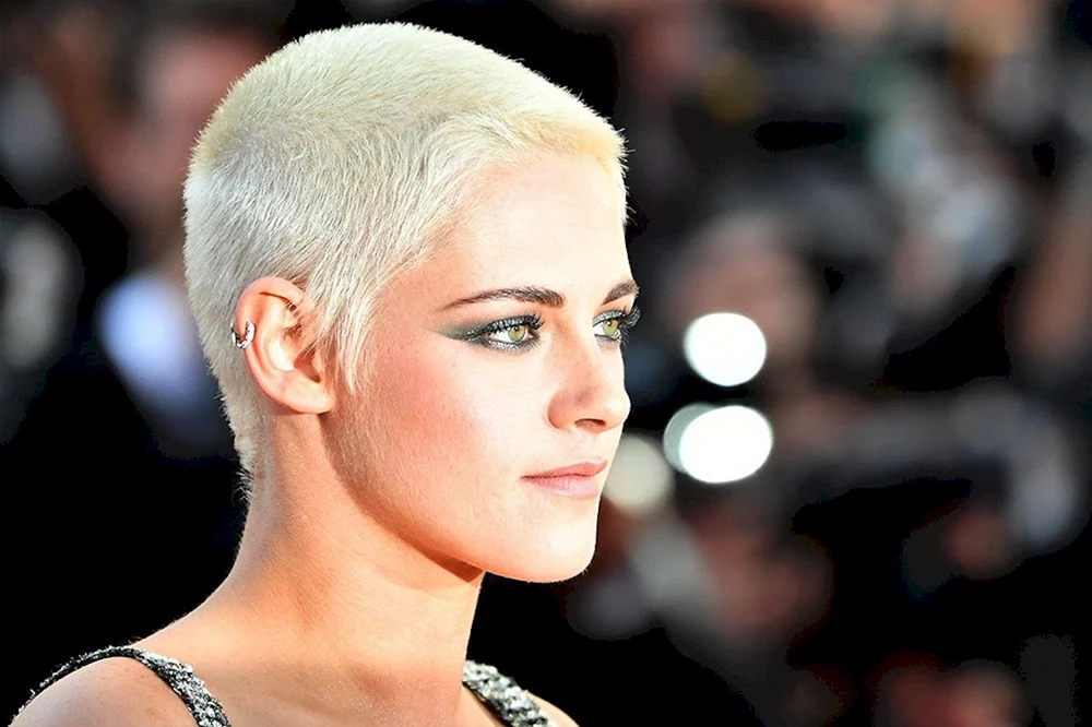 Kristen Stewart mit Kurzhaarschnitt