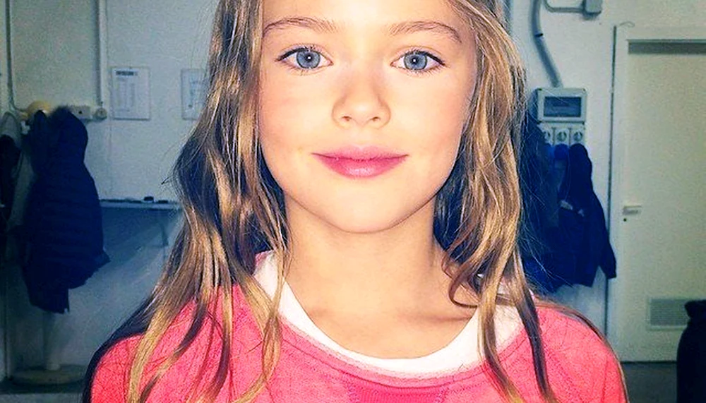 Kristina Pimenova mit 9 Jahren Selfies