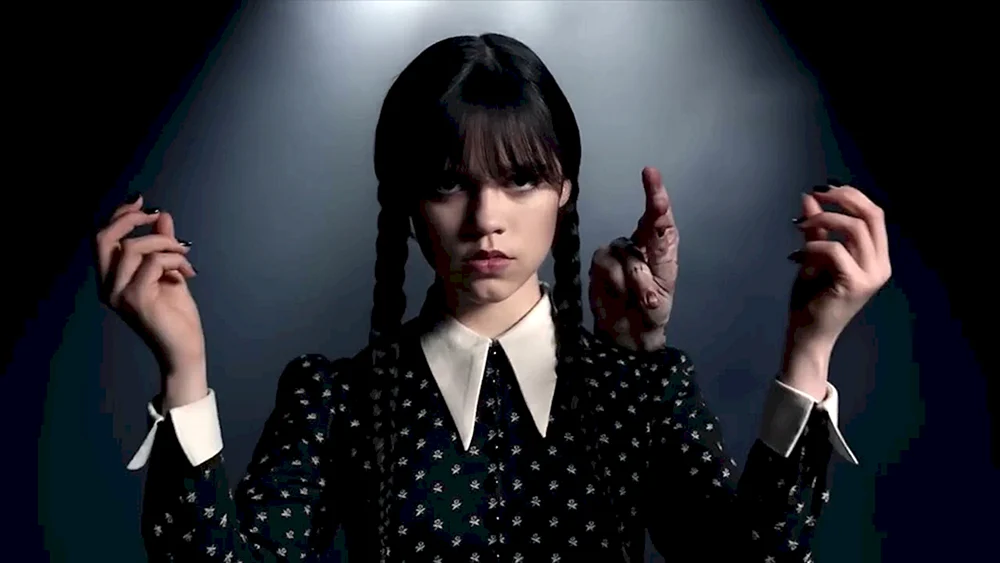 Kristina Ricci Wensday Addams 2022