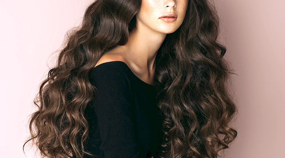 Ksusha Kutseyevich Langes Haar