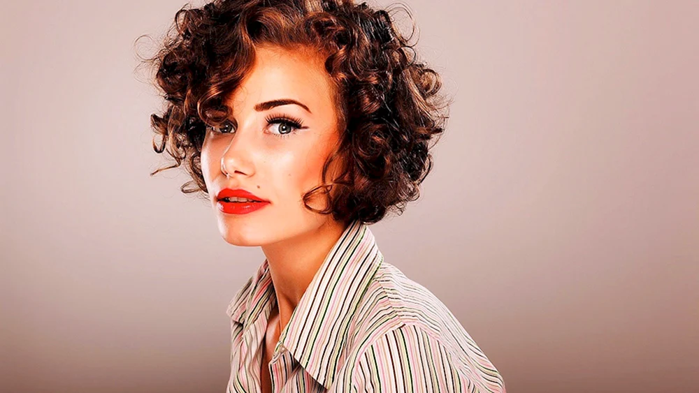 Bree Bree Breeze Haarschnitt für Locken