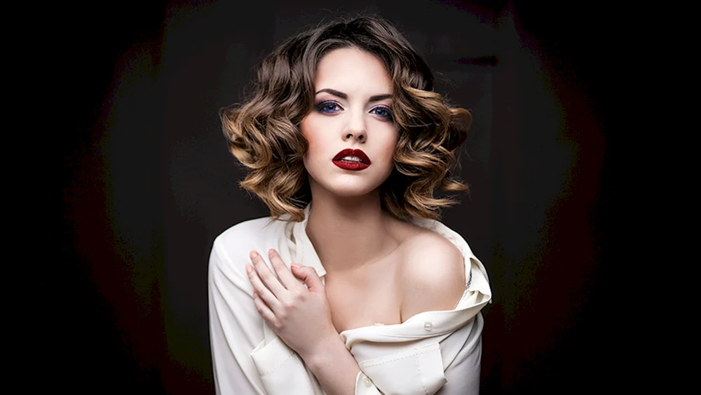 Locken auf kurzem Haar