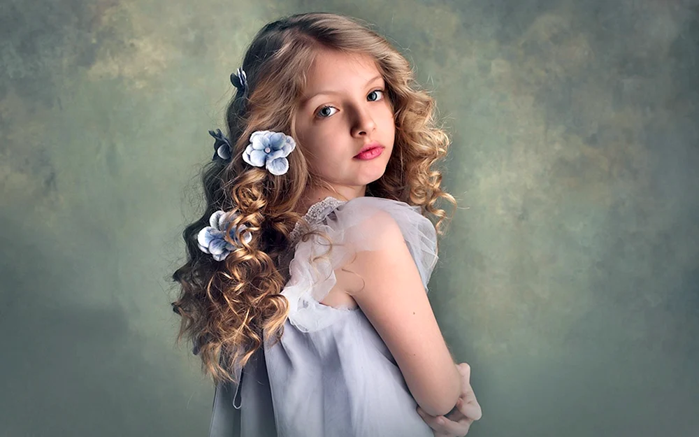 Wasserfallfrisur mit Locken