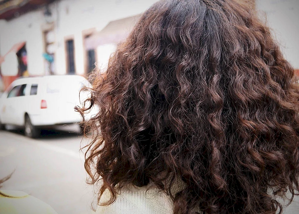 Lockiges Haar