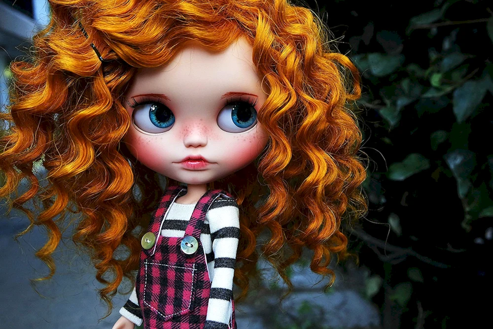 Blaze Puppe mit lockigem Bob