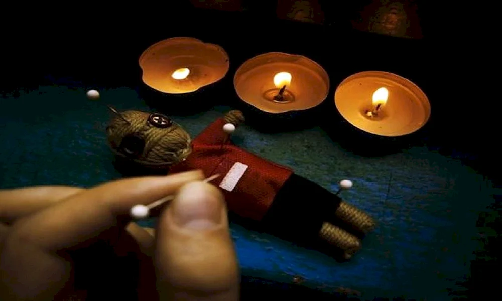 Voodoo Puppe