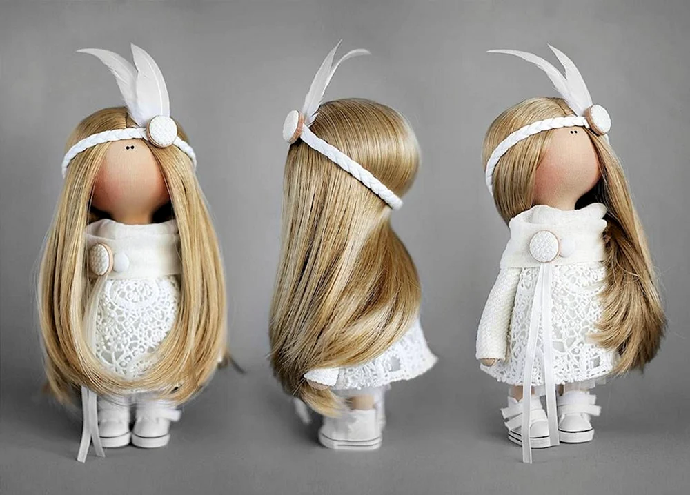 Große Puppen mit lockigem Haar
