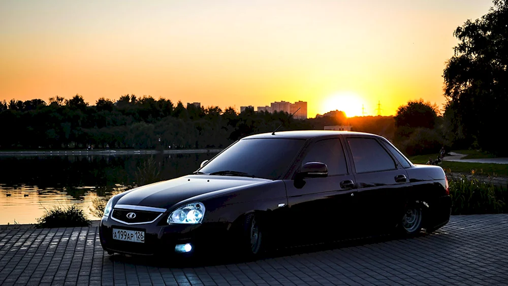 Lada Priora schwarz