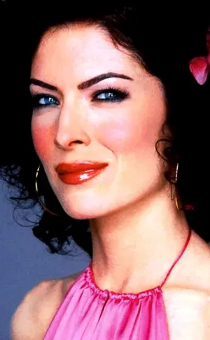 Lara Flynn Boyle 2022