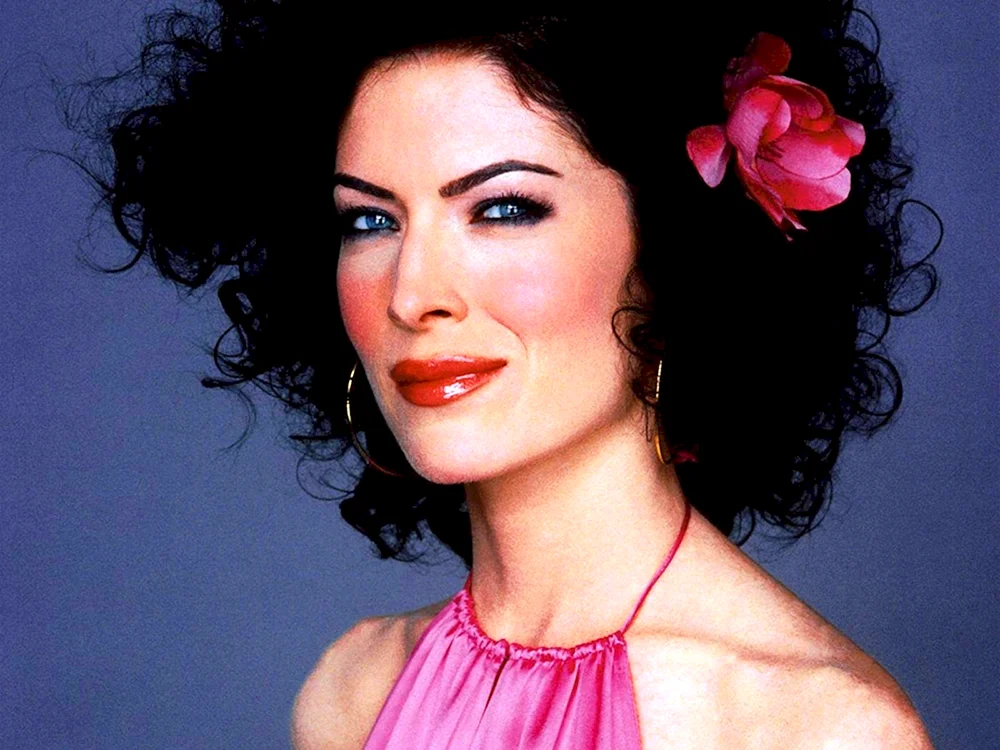 Lara Flynn Boyle 2022