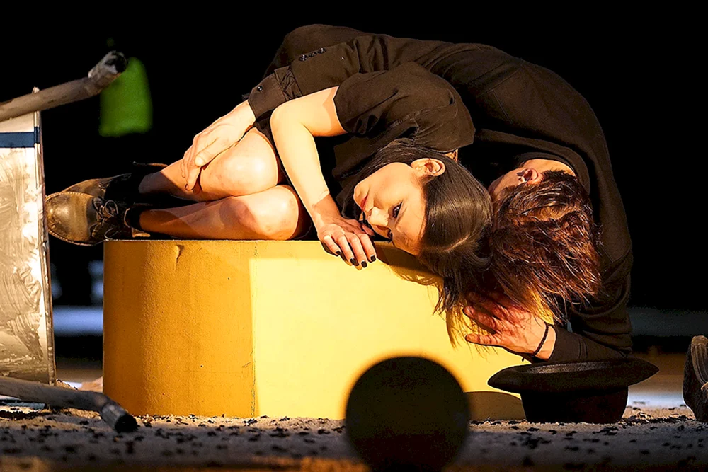 Laura Pitskhelauri Theater