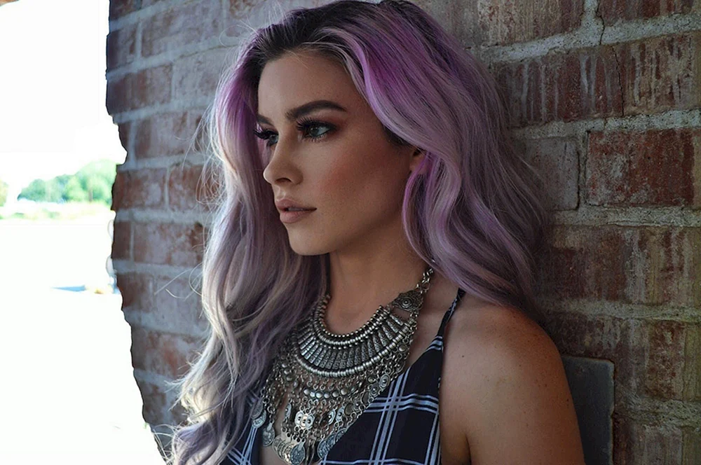 Lauren Calaway graues Haar