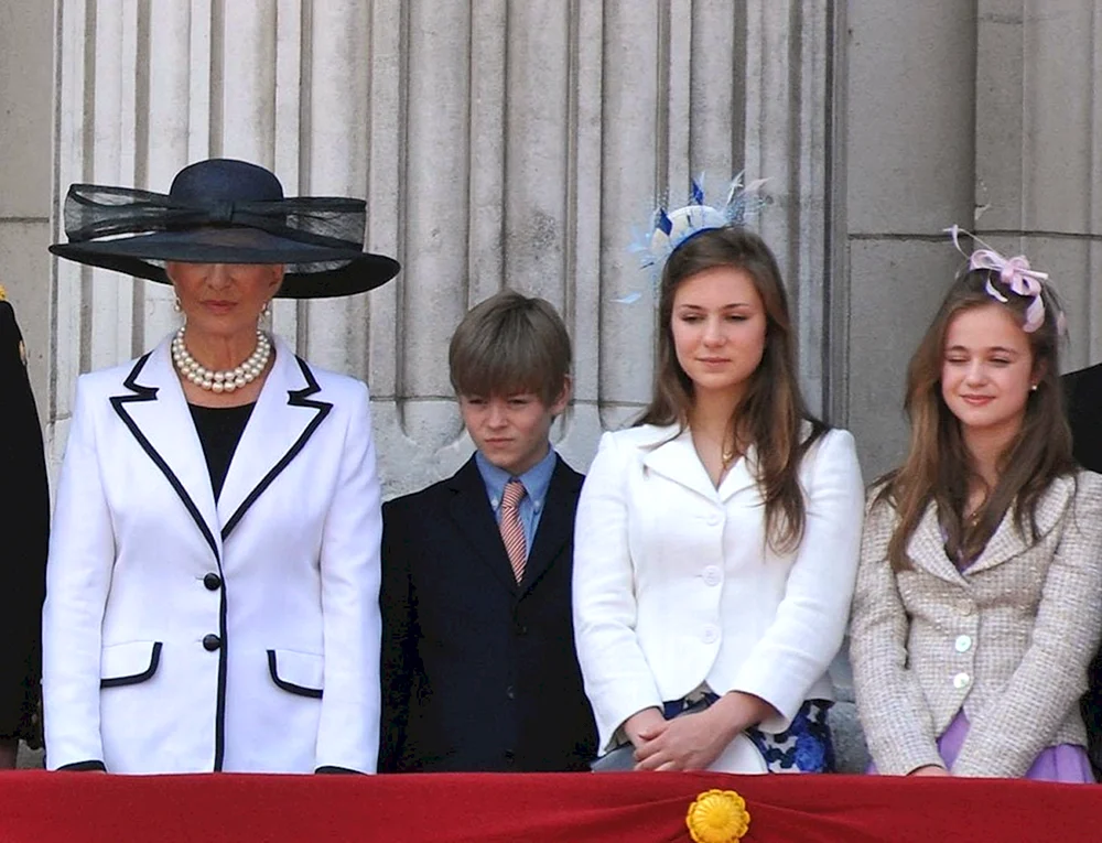 Lady Amelia und Marina Windsor
