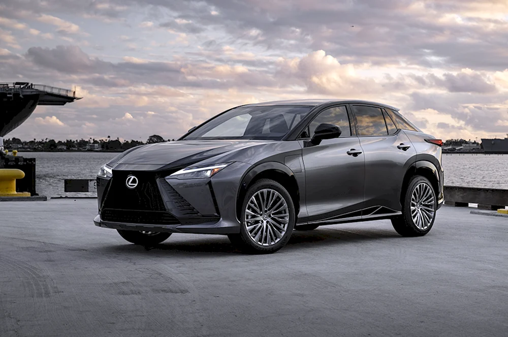Lexus RZ 450