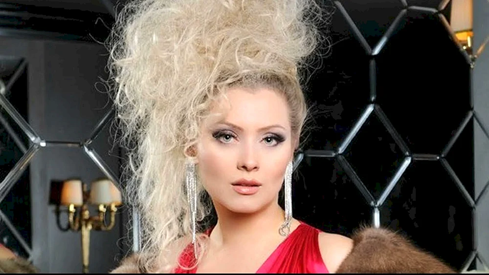Lena Lenina socialite