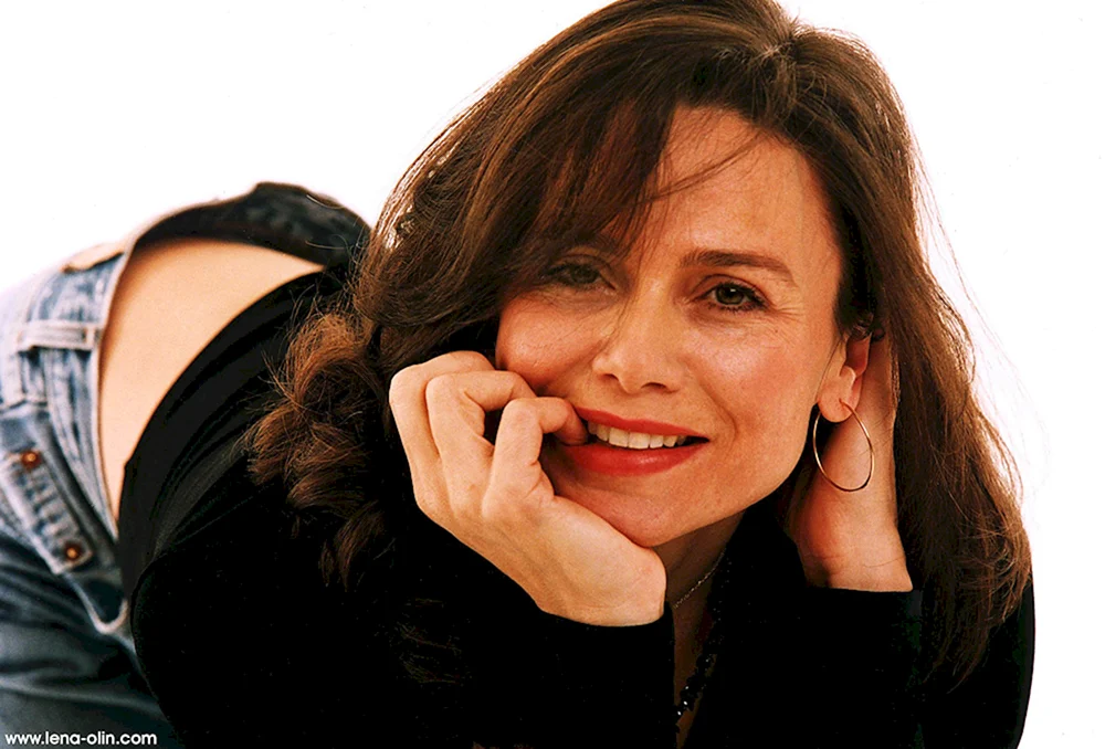 Lena Olin 2022