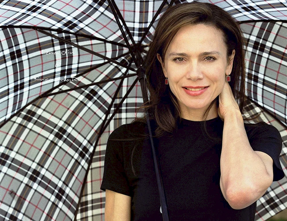 Lena Olin Sabina
