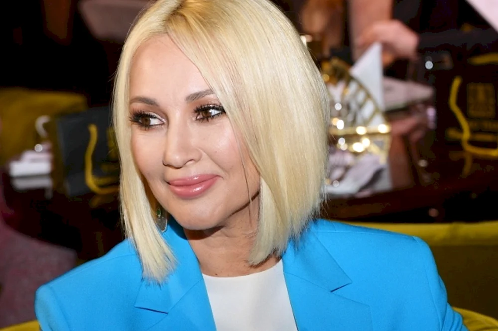 Lera Kudryavtseva braunes Haar