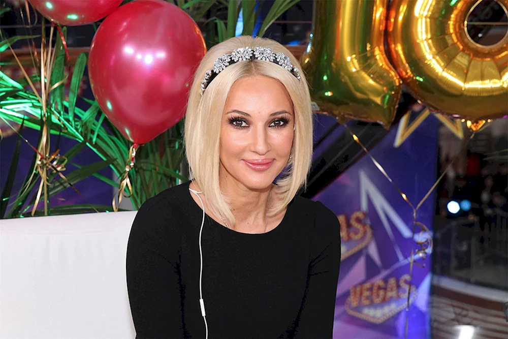Lera Kudryavtseva kare
