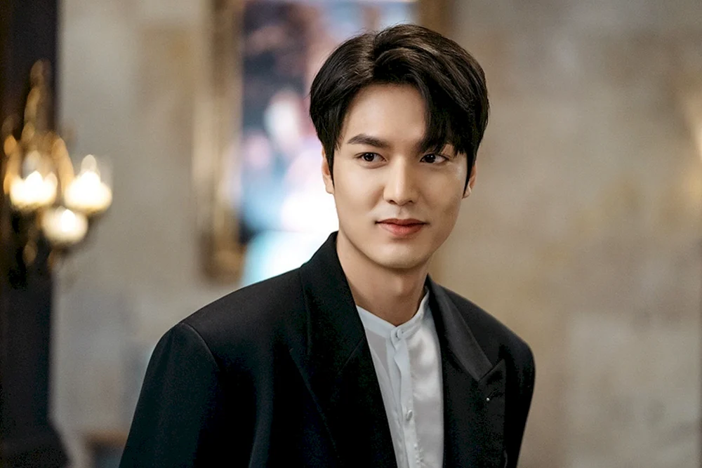 Lee min Ho 2021