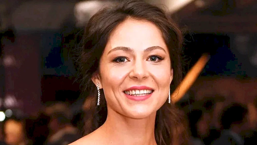 Yelena Lyadova Schauspielerin