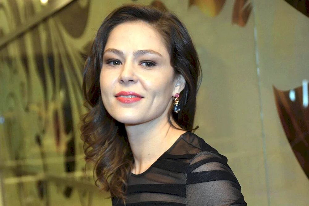 Elena Lyadova Fremdgehen