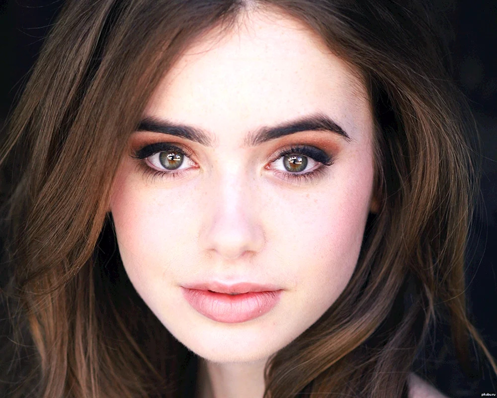 Lily Collins