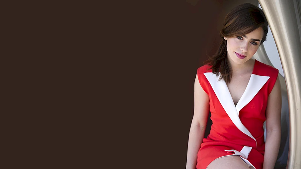 Lily Collins