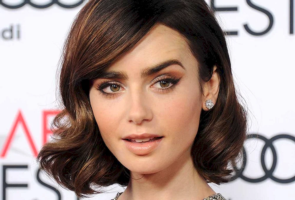Lily Collins Bob