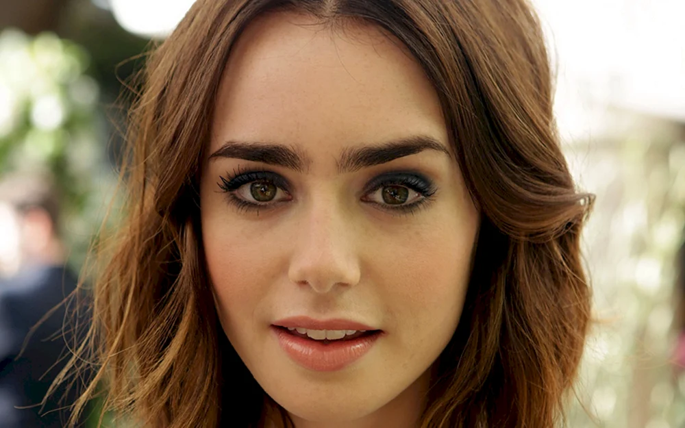 Lily Collins