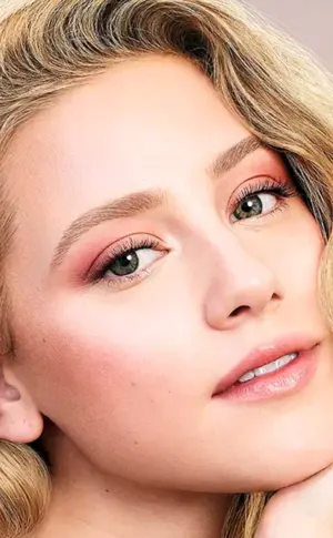 Lili Reinhart