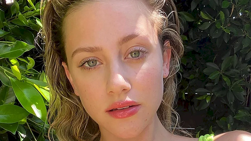 Lili Reinhart