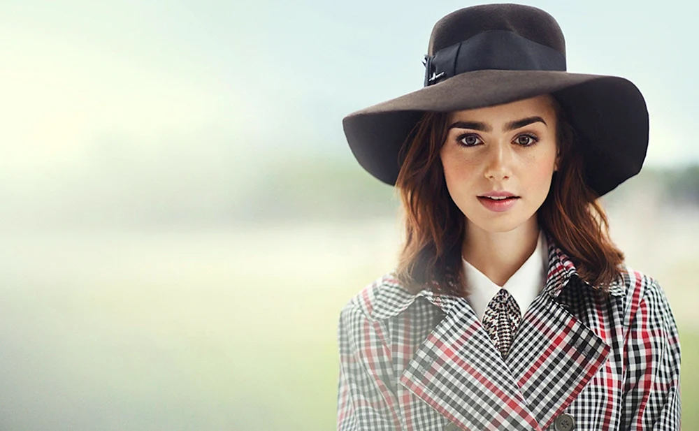 Lily Collins Augenbrauen