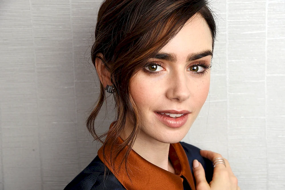 Lily Collins 2020