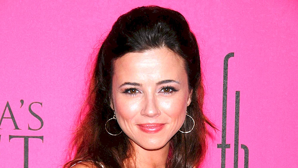 Linda Cardellini. Cardellini