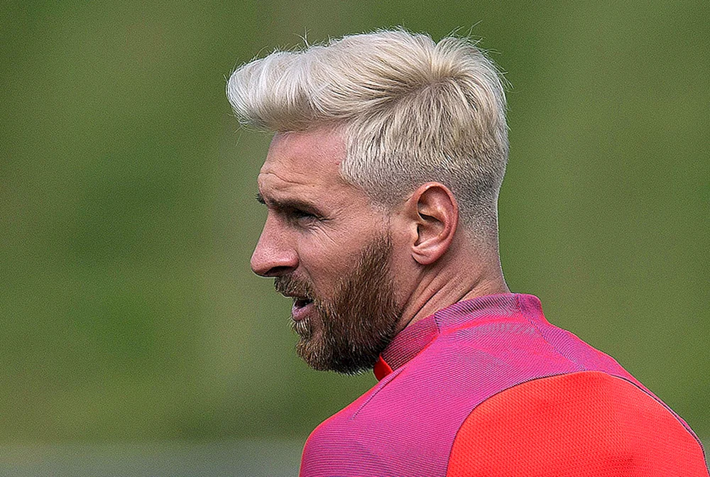 Lionel Messi blond